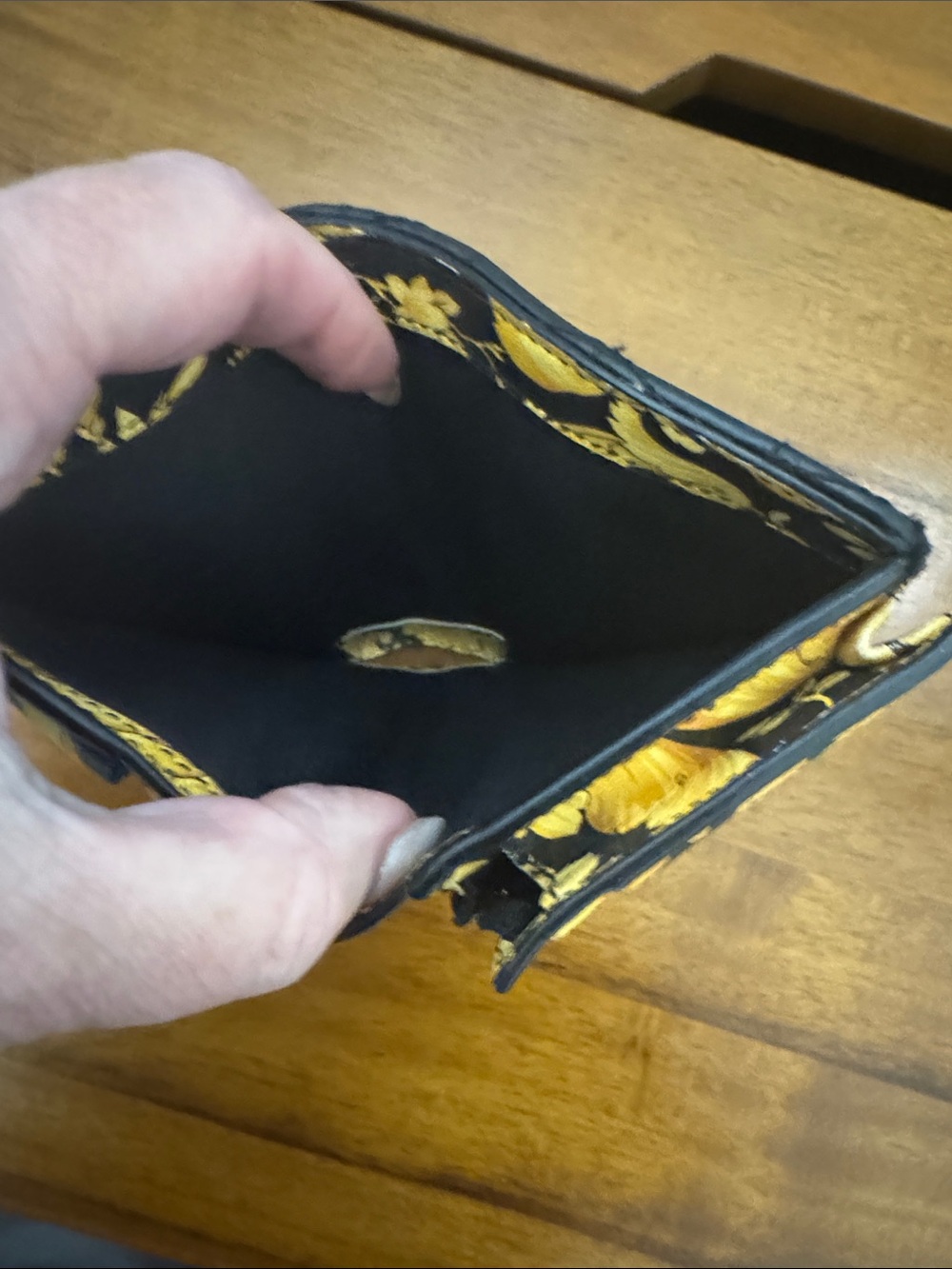 Versace Black Quilted Leather Women's Wallet (Missing front "V") - Picture 5 of 8